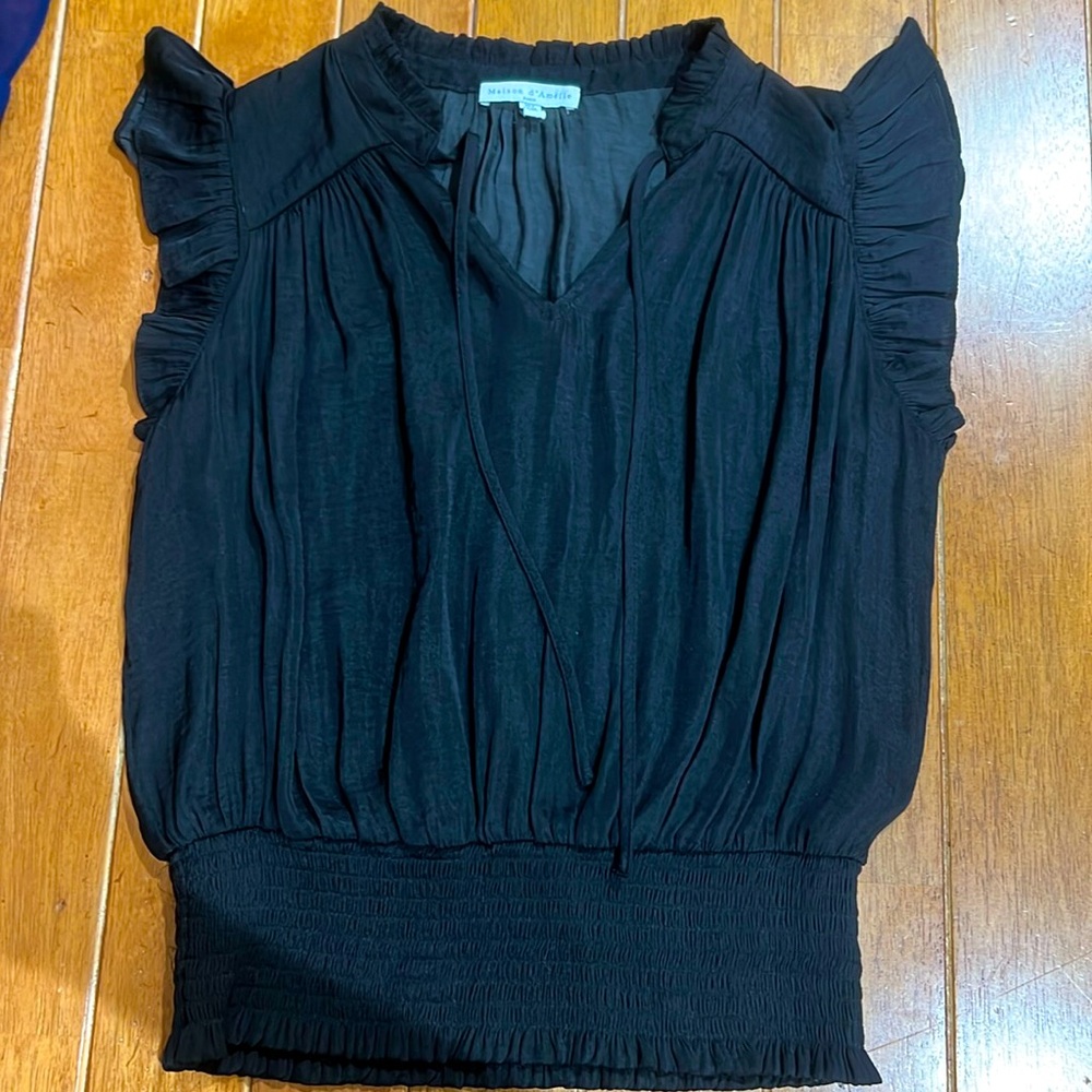 Madison d’Amelie black summer top. Size small.